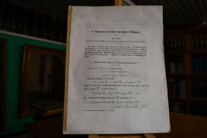 Skizzen aus dem Gebiete der höheren Gleichungen.