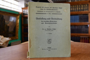 Verfassung und Verwaltung der deutschen Gemeind...