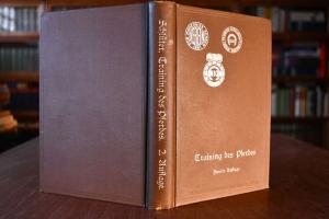 Training des Pferdes für Sport-, Zucht- und Geb...