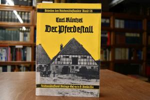 Der Pferdestall.