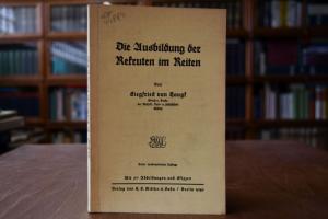 Die Ausbildung der Rekruten im Reiten.