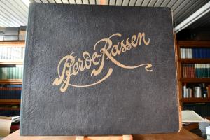 Pferderassen. 40 farbige Kunstblätter nach Gemä...