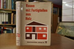 Bauen mit Fertigteilen aus Holz.