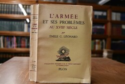 L`Armee et ses problemes au XVIIIe Siecle.