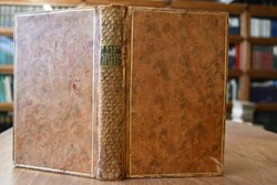 Examen politique et critique d`un ouvrage intit...