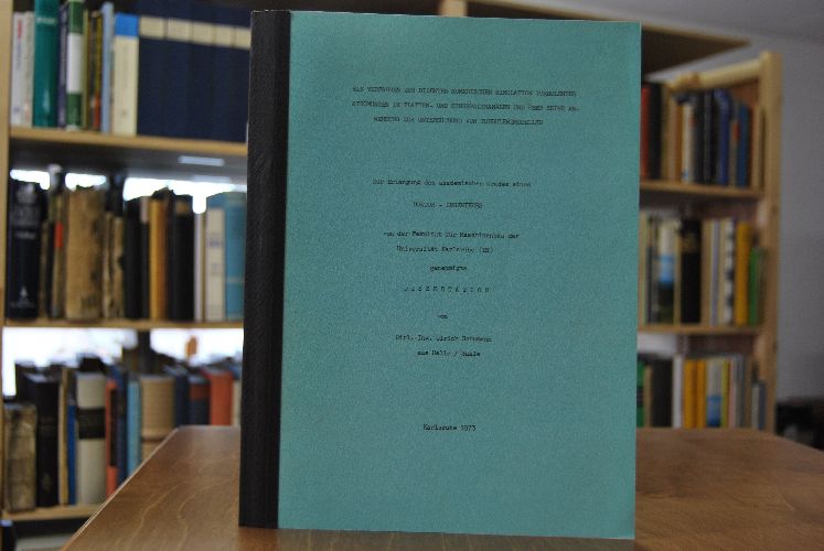 Ein Verfahren zur direkten numerischen Simulation turbulenter Strömungen in Platten- und Ringspaltkanälen und über seine Anwendung zur Untersuchung von Turbulenzmodellen. Zur Erlangung des akademischen Grades eines Doktor-Ingenieurs von der Fakultät für Maschinenbau der Universität Karlsruhe (TH) genehmigte Dissertation.