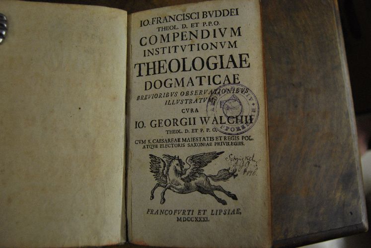 Io. Francisci Buddei theol. D. et P.P.P Compendium Institutionum Theologiae Dogmaticae brevioribus observationibus illustratum cura Io. Georgii Walchii Theol. D. et P.P.O. cum S. Caesareae Maiestatis et Regis Pol. atque Electoris Saxoniae Privilegis.