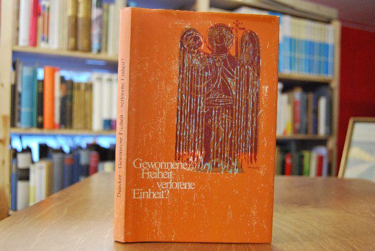 Gewonnene Freiheit, verlorene Einheit? Festschrift der Württembergischen Evangelischen Landeskirche zur 450-Jahrfeier des Augsburger Bekenntnisses vom 17. - 25. Juni 1980 in Reutlingen.