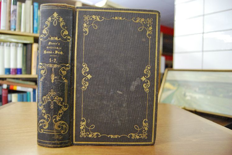 Christliches Haus-Buch zur Uebung des Gebets, in welchem Musculi, Habermanns, Arnds, Neumanns und Arnolds Gebetbücher ganz eingetragen, und noch viele andere sowohl alte als neue geistreiche Gebete und Lieder auf verschiedene Zu- und Umstände zu finden sind, mit einer Anleitung zum Gebet des Herzens. 2 Bde in 1.