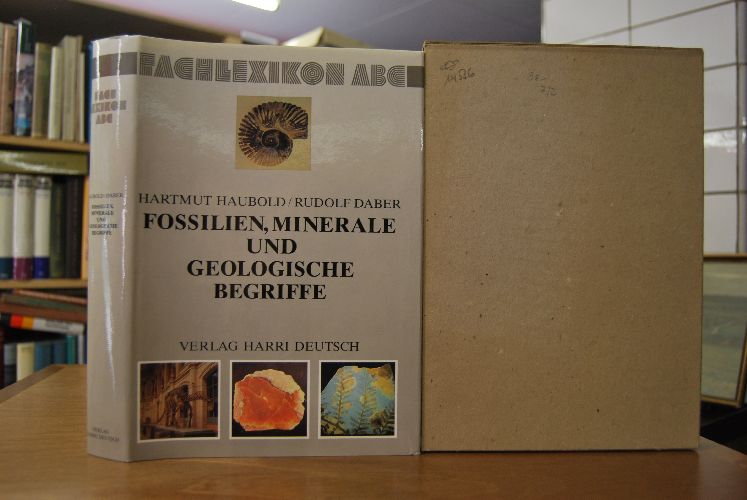 Fachlexikon ABC Fossilien, Minerale und geologische Begriffe.