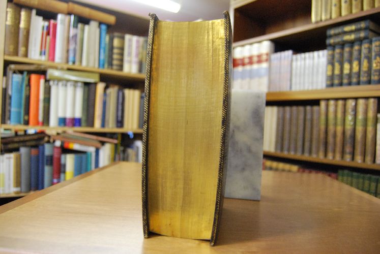 Die Bibel oder die ganze Heilige Schrift des Alten und Neuen Testaments, nach den neuesten besten deutschen Übersetzungen, mit Einleitungen und Inhaltsanzeigen, herausgegeben von D. Georg Friederich Griesinger, Königlich Würtembergischen Prälaten und Ober-Consistorial-Rathe, des Königl. Würtemb. Civil-Verdienst-Ordens Ritter. Hier nur das Alte Testament in einem Band.