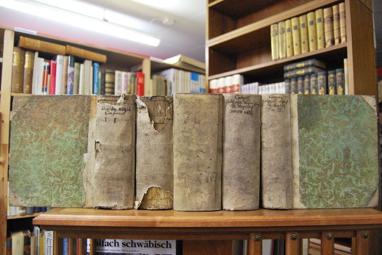 Betrachtungen über die in der Augspurgischen Confeßion enthaltene und damit verknüpfte Göttliche Wahrheiten, welche theils aus vernünftigen Gründen, allesammt aber aus Heiliger Göttlicher Schrift hergeleitet, und zur Uebung in der wahren Gottseeligkeit angewendet werden. Bde. 1-9 in 5 Bänden(komplett).