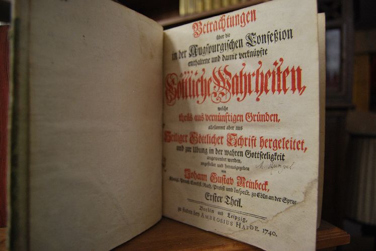 Betrachtungen über die in der Augspurgischen Confeßion enthaltene und damit verknüpfte Göttliche Wahrheiten, welche theils aus vernünftigen Gründen, allesammt aber aus Heiliger Göttlicher Schrift hergeleitet, und zur Uebung in der wahren Gottseeligkeit angewendet werden. Bde. 1-9 in 5 Bänden(komplett).