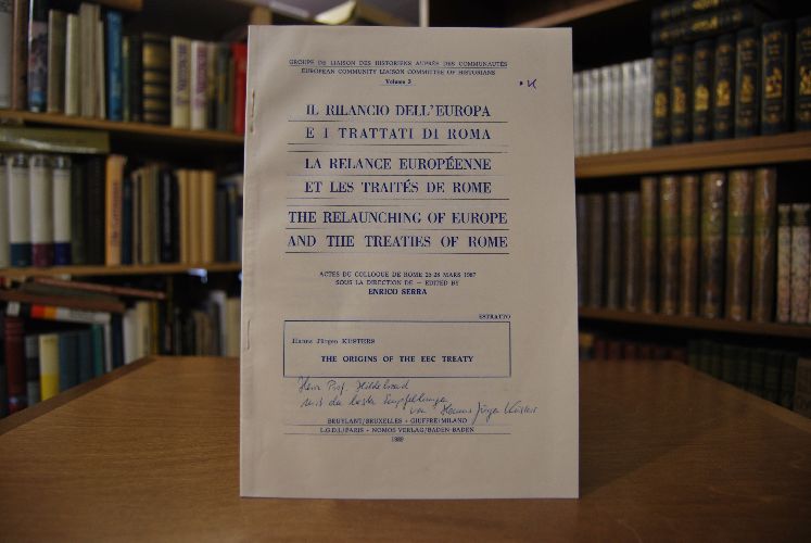 Sonderdruck des Aufsatzes "The origins of the EEC Treaty". Aus European Community Liaison committee of historians Volume 3.