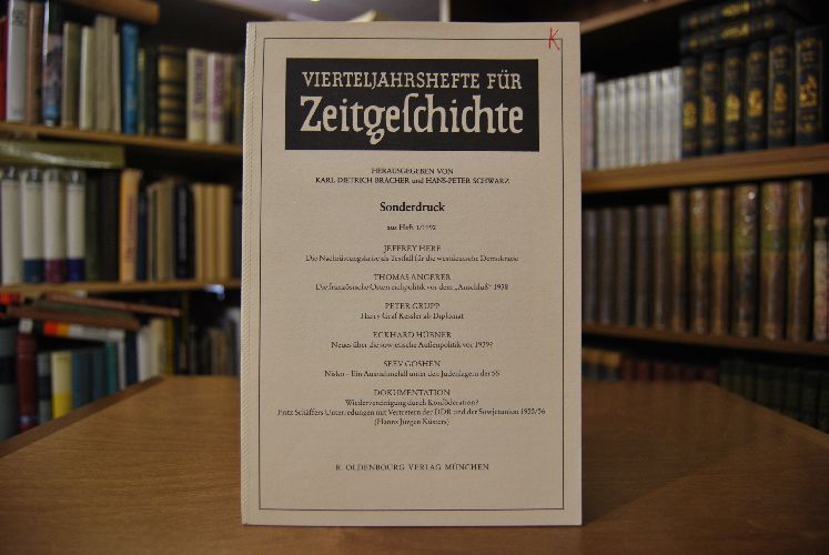 Sonderdruck des Aufsatzes "Wiedervereinigung durch Konföderation? Die informellen Unterredungen zwischen Bundesminister Fritz Schäffer, NVA-General Vincenz Müller und Sowjetbotschafter Georgij Maksimowitsch Puschkin 1955/56". Aus Vierteljahreshefte für Zeitgeschichte Heft 1/1992.