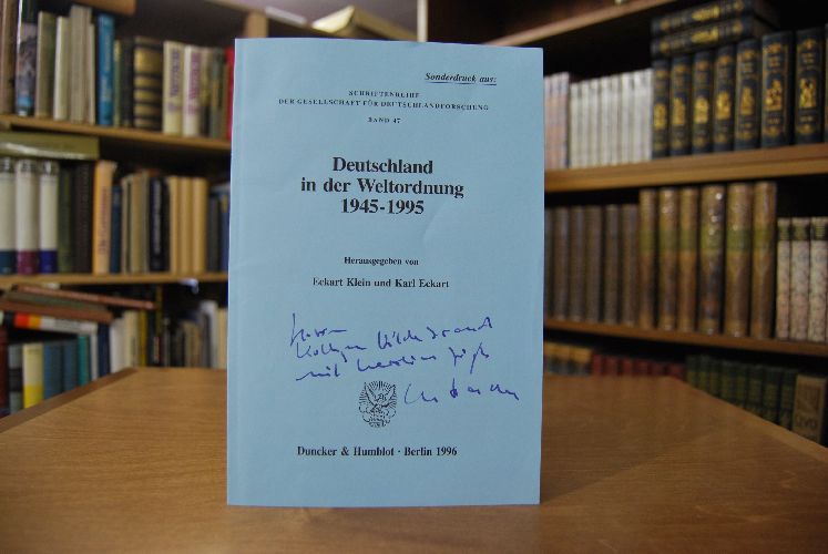 Sonderdruck des Aufsatzes "Die Außenpolitik des Vereinigten Deutschlands angesichts neuer Krisen und Kriege." Aus Deutschland in der Weltordnung 1945-1995.