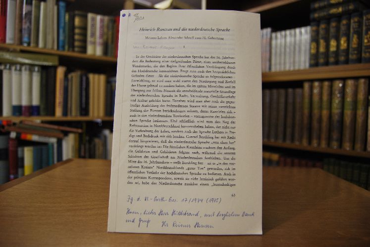 Sonderdruck des Aufsatzes "Heinrich Rantzau und die niederdeutsche Sprache." Aus Jg. d. Kl.-Groth-Ges. 17/1974.