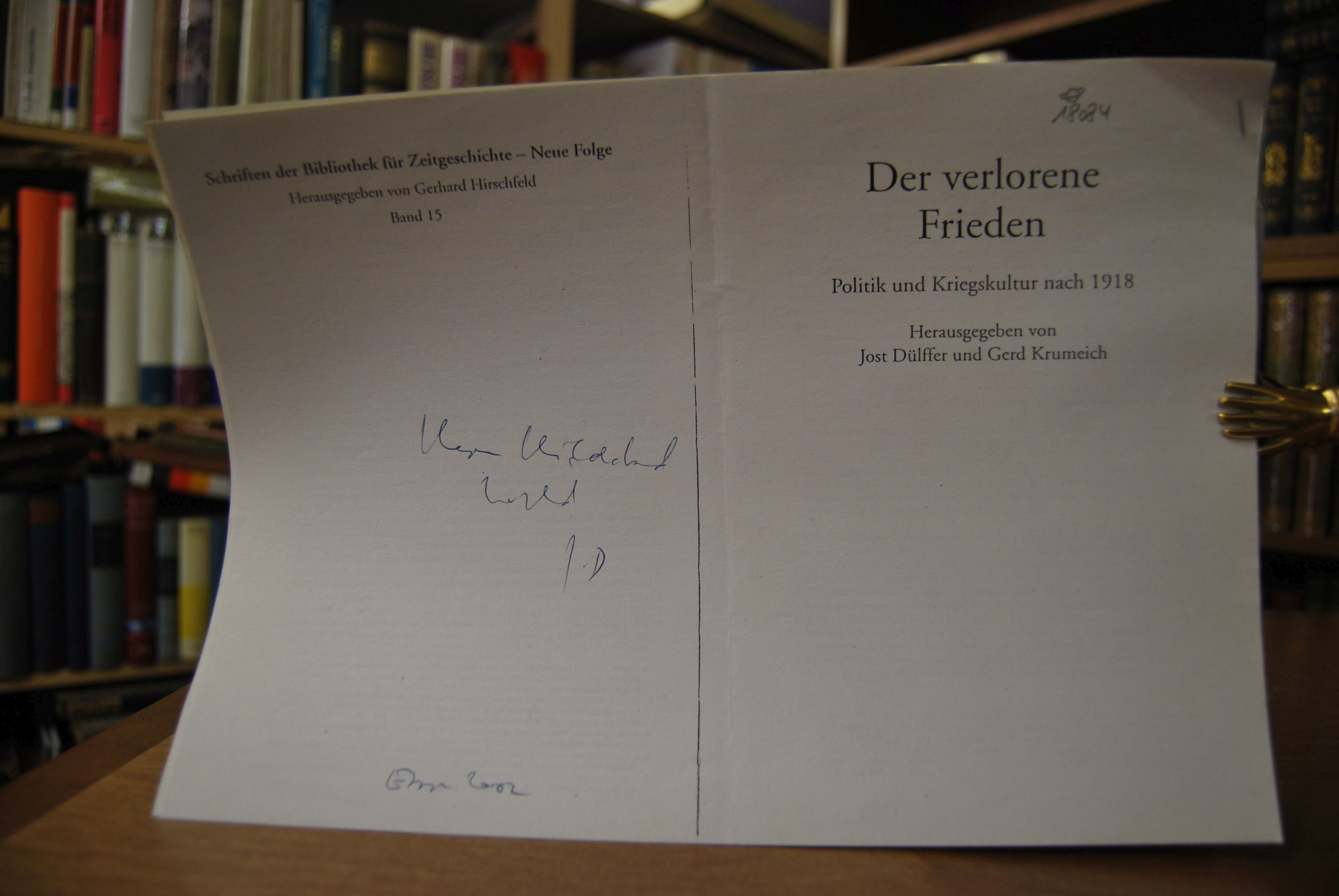 Fotokopie des Aufsatzes "Frieden schließen nach einem Weltkrieg. Die mentale Verlängerung der Kriegssituation in den Friedensschluß." Aus Der verlorene Frieden. Politik und Kriegskultur nach 1918. Schriften der Bibliothek für Zeitgeschichte - Neue Folge Band 15.