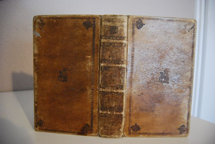 Würtembergisches Gesangbuch zum Gebrauch für Kirchen und Schulen, von dem Königlichen Synodus nach dem Bedürfniß der gegenwärtigen Zeit eingerichtet.