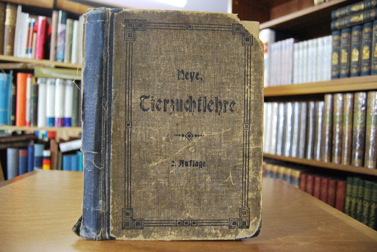 Die Tierzuchtlehre. Ein Lehrbuch für landwirtschaftliche Schulen.