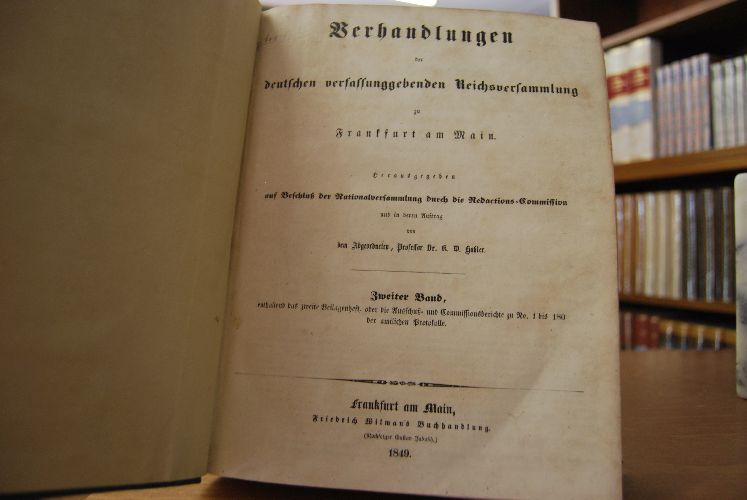 Verhandlungen der deutschen verfassungsgebenden Reichsversammlung zu Frankfurt am Main. Zweiter Band (apart) enthaltend das zweite Beilagenheft, oder die Ausschuß- und Commissionsberichte zu No. 1 bis 180 der amtlichen Protokolle.