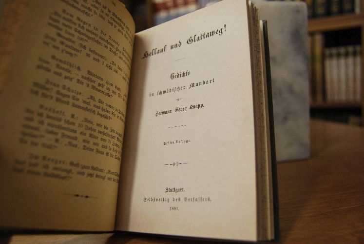 Sammelband von 2 Mundart-Schriften 1. Gustav Heerbrandt Der luschtig Schwoab. Eine Sammlung heiterer Anekdoten und Witze. 2. Hermann Georg Knapp Hellauf und glattaweg! Gedichte in schwäbischer Mundart.
