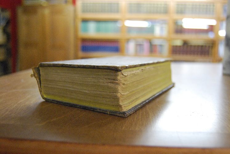 Vollständiges Gesang-Buch in sich haltend 1000 geistreiche und auserlesene Lieder, sowohl des seligen Herrn D. Martin Luthers, welche bereits im Jahre 1596 allhier zu Magdeburg herausgegeben worden sind, als auch anderer gottseligen Männer. In gute Ordnung gebracht und mit Genehmhaltung Eines Ehrbaren Raths der Stadt Magdeburg, und eines lutherischen Ministeriums Censur, nebst einem erbaulichen Gebet-Büchlein, und der unveränderten Augsburgischen Confession zum Druck befördert.