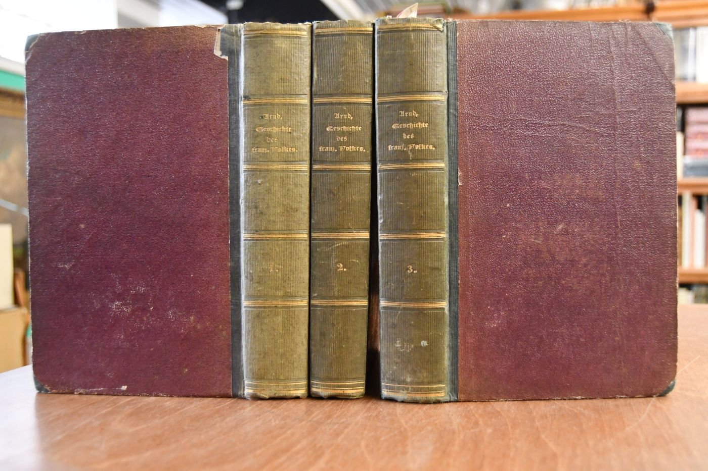 Geschichte des Ursprungs und der Entwickelung des französischen Volkes, oder Darstellung der vornehmsten Ideen und Fakten, von denen die französische Nationalität vorbereitet worden und unter deren Einflusse sie sich gebildet hat. Bd. 1-3.