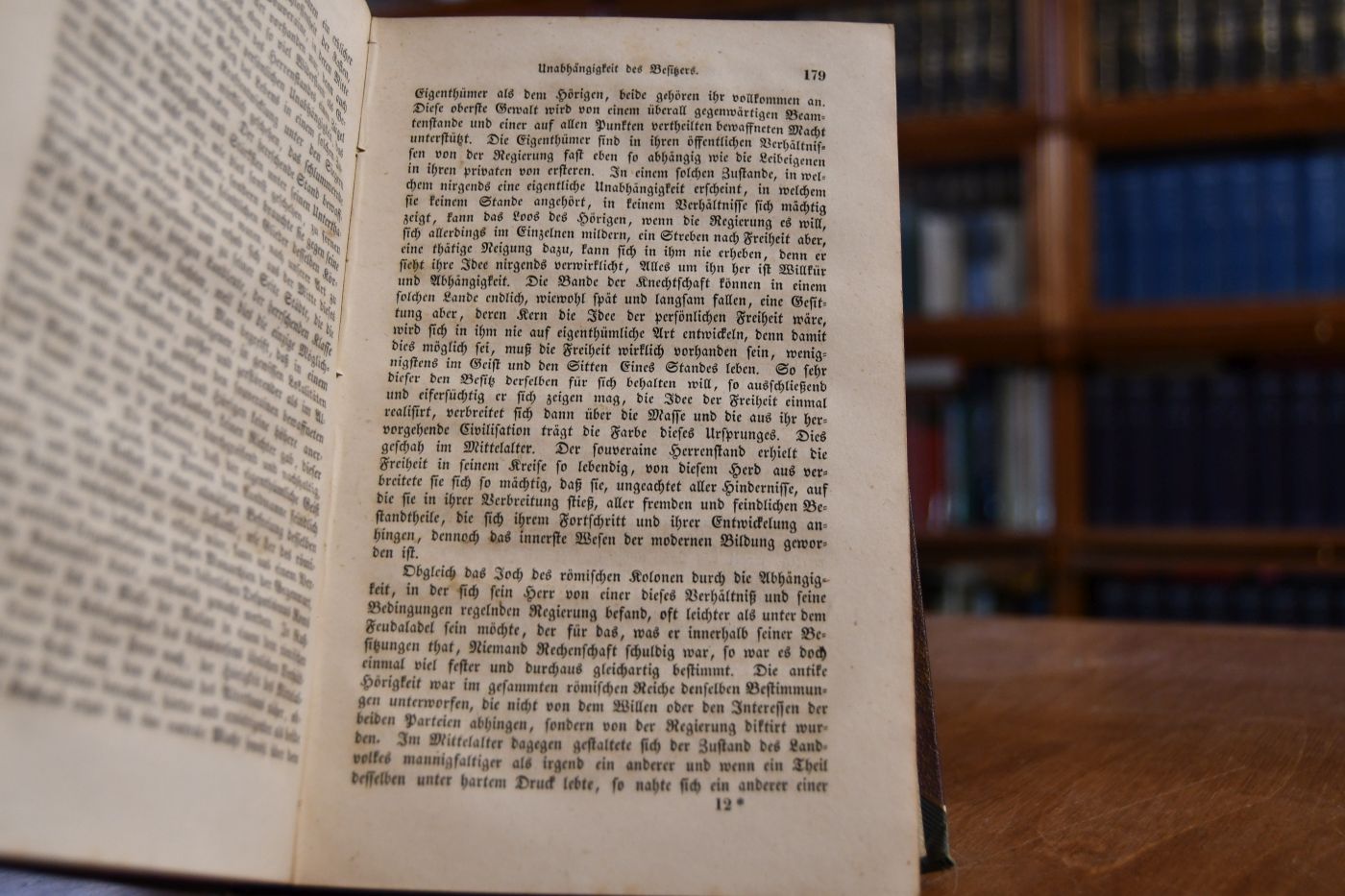 Geschichte des Ursprungs und der Entwickelung des französischen Volkes, oder Darstellung der vornehmsten Ideen und Fakten, von denen die französische Nationalität vorbereitet worden und unter deren Einflusse sie sich gebildet hat. Bd. 1-3.