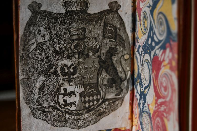 Sermons de M. Massillon, Eveque de Clermont, Ci-devant Pretre de l`oratoire, l`un des quarante de l`Academie Francoise. Oraisons Funebres et Profess. Religieuses.