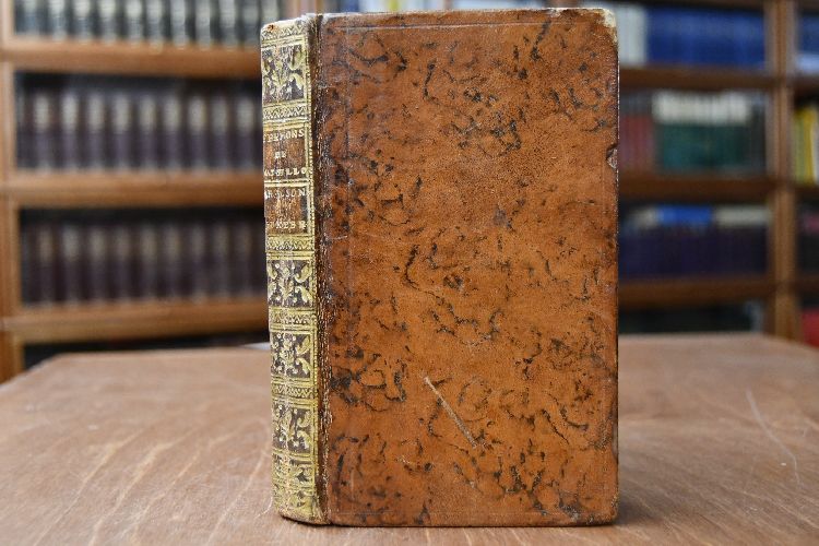 Sermons de M. Massillon, Eveque de Clermont, Ci-devant de l`Oratoire. Oraisons Funebres et Professions Religieuses.