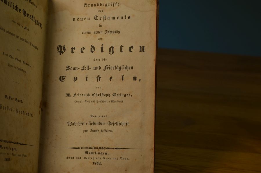 Grundbegriffe des neuen Testaments in einem neuen Jahrgang von Predigten über die Sonn- Fest- und Feiertäglichen Episteln von M. Friedrich Christoph Oetinger, Herzogl. Rath und Prälaten zu Murrhardt. Von einer Wahrheit-liebenden Gesellschaft zum Drucke befördert.