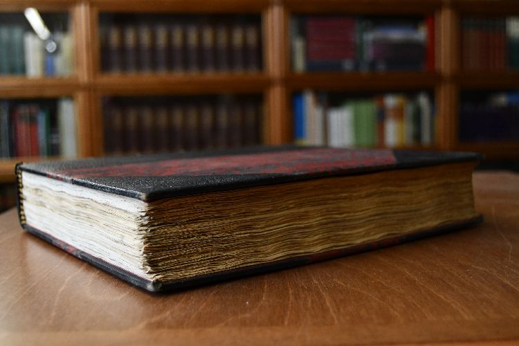 Le livre d`or de Sainte-Beuve publie a l`occasion du centenaire de sa naissance 1804-1904.