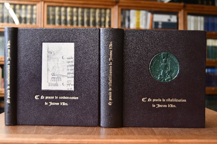 Le proces de condamnation de Jeanne d`Arc. + Le proces de rehabilitation de Jeanne d`Arc.