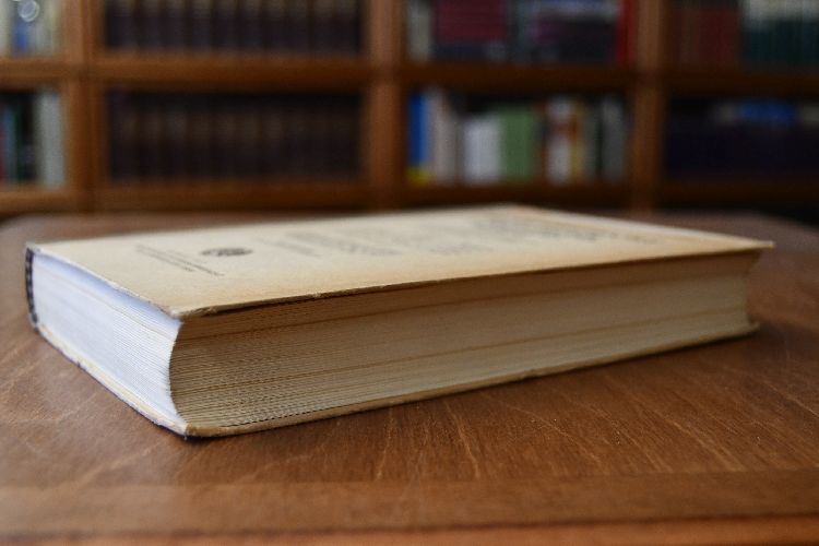 Prozessbericht über die Strafsache des sowjetfeindlichen trotzkistischen Zentrums. Verhandelt vor dem Militärkollegium des Obersten Gerichtshofes der UdSSR vom 23.-30. Januar 1937 gegen J.L.Pjatakow, K.B.Radek, G.J.Sokolnikow, L.P.Serebrjakow, N.I.Muralow, J.A.Liwschitz, J.N.Drobnis, M.S. Boguslawski, I.A.Knjasew, S.A.Rataitschak, B.O.Norkin, A.A.Schestow, M.S.Stroilow, J.D.Turok, I.J.Hrasche, G.J.Puschin und V.W.Arnold angeklagt des Vaterlandsverrats, der Spionage, Diversionstätigkeit, Schädlingsarbeit und der Vorbereitung terroristischer Akte, d.h. Verbrechen gemäss Artikel 58.1.a, 58.8, 58.9, 58.11 des Strafgesetzbuches der RSFSR. Vollständiger stenographischer Bericht