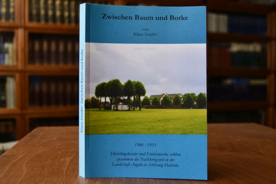 Zwischen Baum und Borke 1946- 1953. Flüchtlingskinder und Einheimische, erleben zusammen die Nachkriegszeit in der Landschaft Angeln in Schleswig-Holstein.