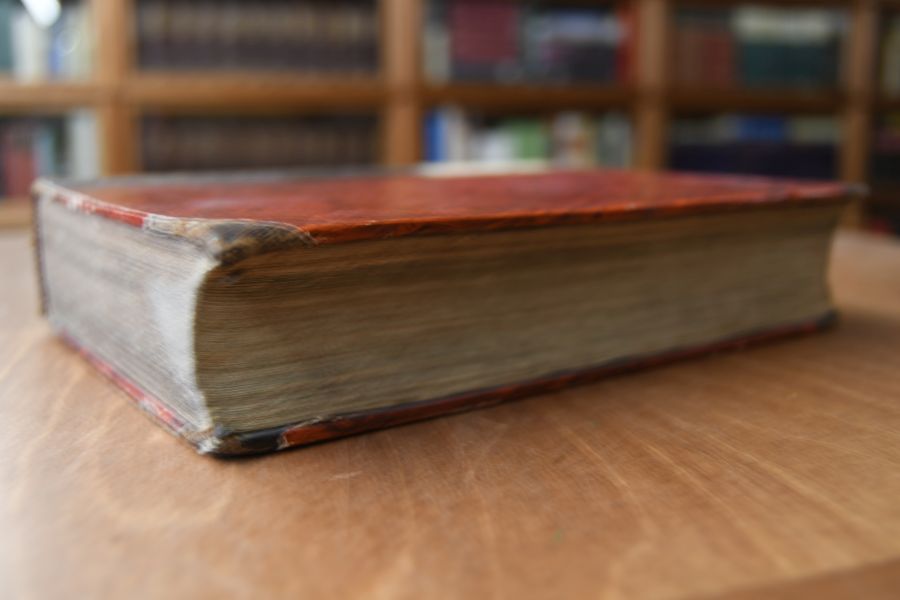 Münzsammlung enthaltend die wichtigsten seit dem Westfälischen Friedenbis zum Jahre 1800 geprägten Gold-und Silbermünzen sämmtlicher Länder und Städte. Mit geographischen, geschichtlichen, statistischen,heraldischen und numismnatischen Erläuterungen.