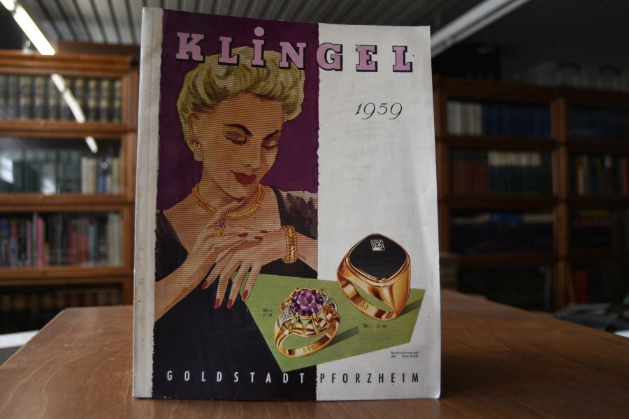 Klingel 1959 Goldstadt Pforzheim. Versandkatalog der Herren- und Damenschmuck, Uhren, Besteck, Geschirr, Haushaltsgeräte, Handtaschen und Reisegepäck enthält.