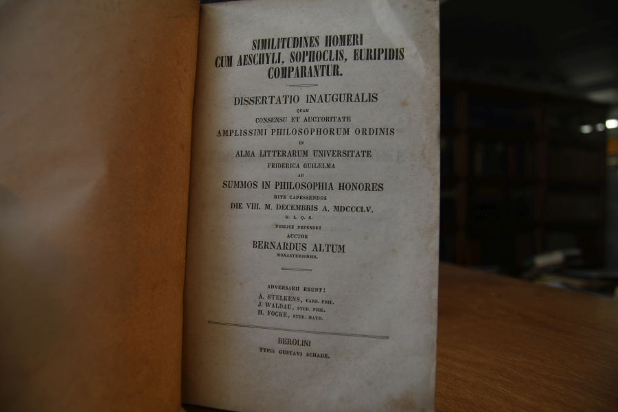 Similitudines Homeri cum Aeschyli, Sophoclis, Euripidis comparantur.