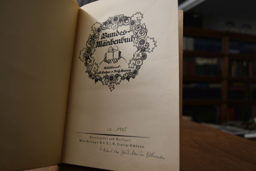 Bundes-Märchenbuch.