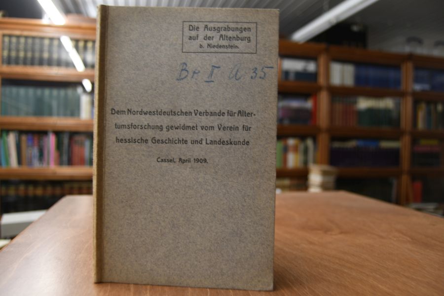 Die Ausgrabungen auf der Altenburg bei Niedenstein. Erster vorläufiger Bericht.