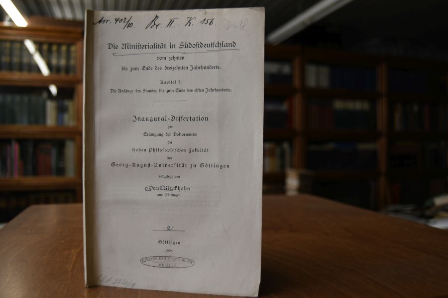 Die Ministerialität in Südostdeutschland vom zehnten bis zum Ende des dreizehnten Jahrhunderts. Kapitel I Die Anfänge des Standes bis zum Ende des elften Jahrhunderts.
