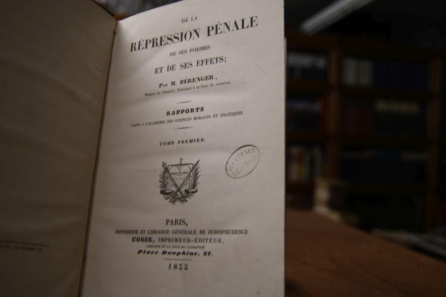 De la Repression Penale de ses formes et de ses effets. Rapports faits a l`academie des sciences morales et politiques. 2 Bde. (komplett).