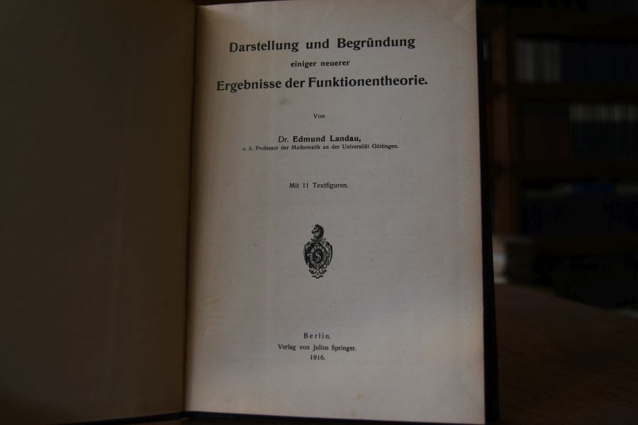 Darstellung und Begründung einiger neuerer Ergebnisse der Funktionentheorie.