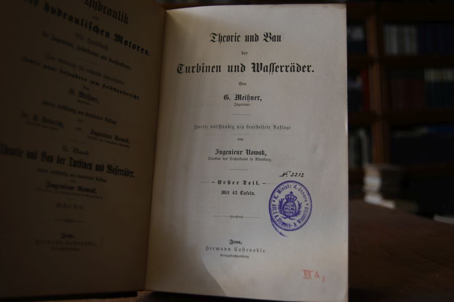 Die Hydraulik und hydraulische Motoren. Ein Handbuch für Ingenieure, Fabrikanten und Konstrukteure. 2. Band, Erster Teil Theorie und Bau der Turbinen und Wasserräder (apart).
