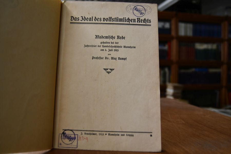 Das Ideal des volkstümlichen Rechts. Akademische Rede gehalten bei der Jahresfeier der Handelshochschule Mannheim am 5. Juli 1913.