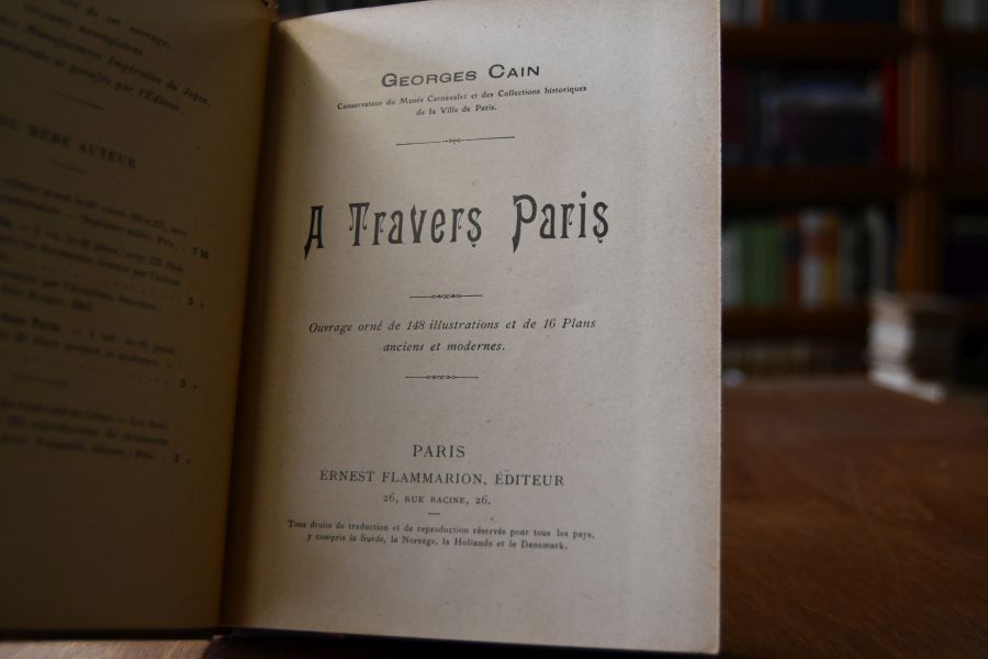 A travers Paris.