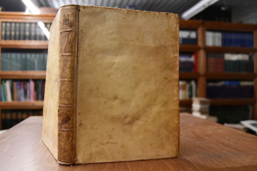 Mistica Citta di Dio. Miracolo della sua onnipotenza, & abisso della grazia. Istoria divina, e vita della Vergine madre di Dio, regina, e signora nostra Maria santissima. Riparatrice della colpa d`Eva, e mediatrice della grazia, manifestata in questi ultimi secoli, per mezzo dell`istessa signora, alla sua serva suor Maria di Gesu, abbadessa del Monistero dell`Immacolata concezione, della villa d`Agrida, della provincia di Burgos ... Dedicata in questa ultima impressione alla sagra cesarea, e cattolica reale maesta di Carlo VI imperatore de` Romani, e terzo re delle Spagne ... E presentata a sua maesta / dall`illustrissimo, et eccellentissimo signore d. Fran.co Colmonero co di Valderis. Tomo Terzo (apart).
