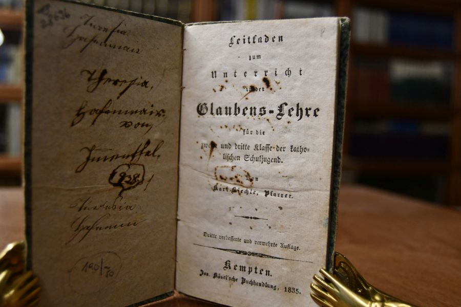 Leitfaden zum Unterricht in der Glaubens-Lehre für die zweite und dritte Klasse der katholischen Schuljugend.