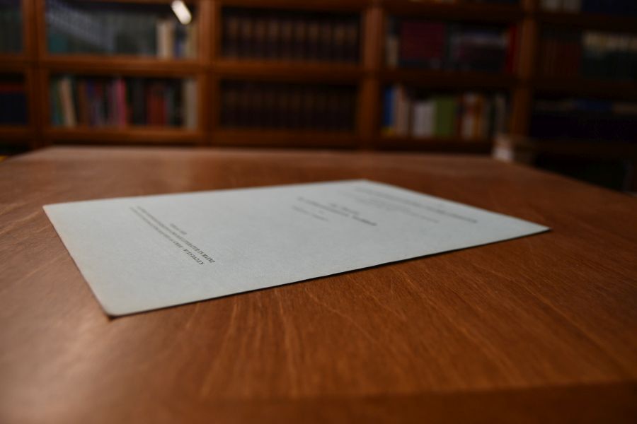 Zur Theorie der nichtkommunikativen Verbände.